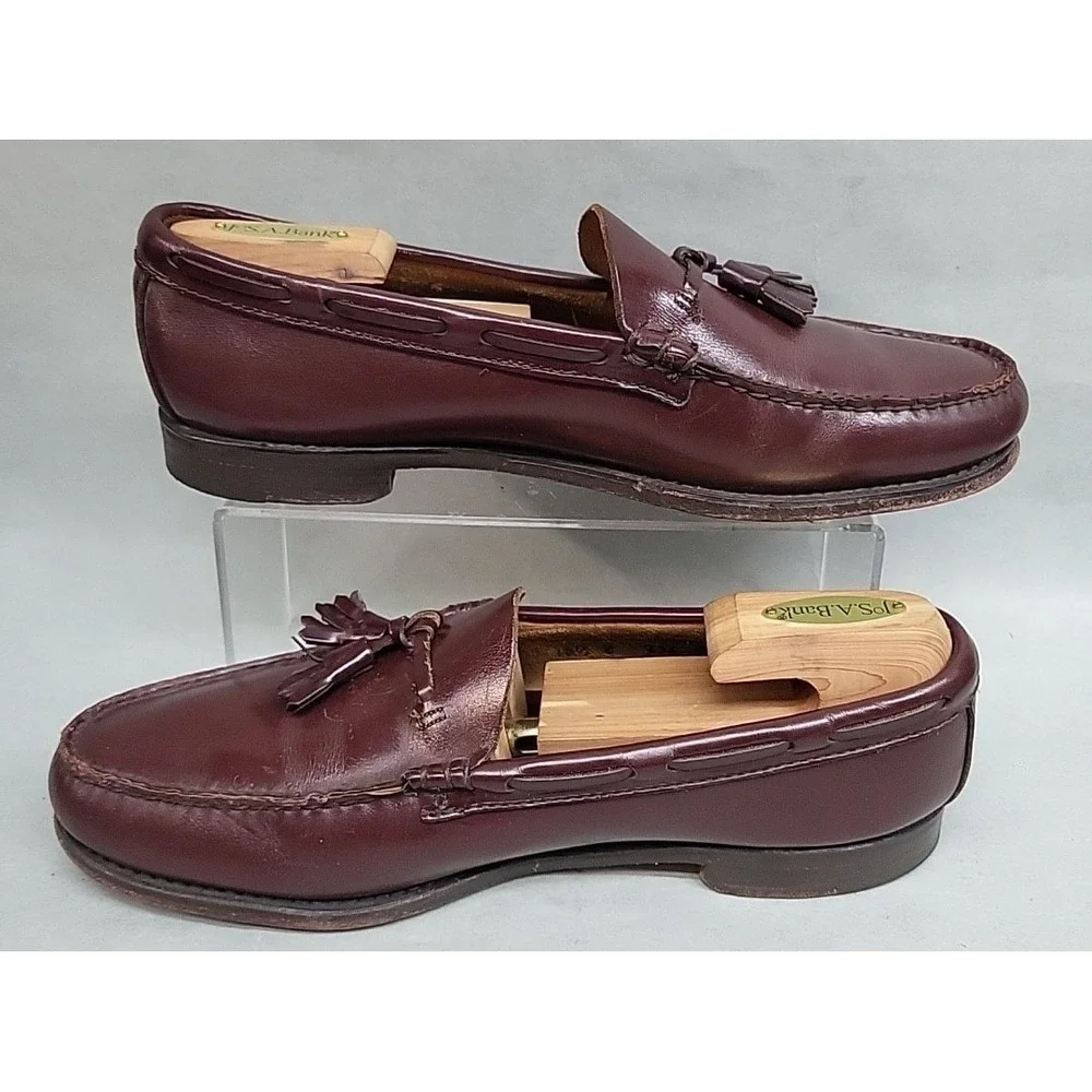 G.H. Bass & Co. preowned no